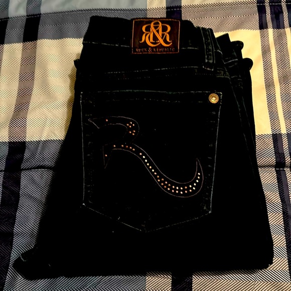 ROCK & REPUBLIC DARK WASH JEANS - Picture 1 of 8